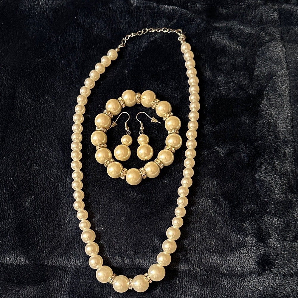 Fashion Jewelry Faux Pearl Necklace, Bracelet and Earring Set NWT - Picture 6 of 7